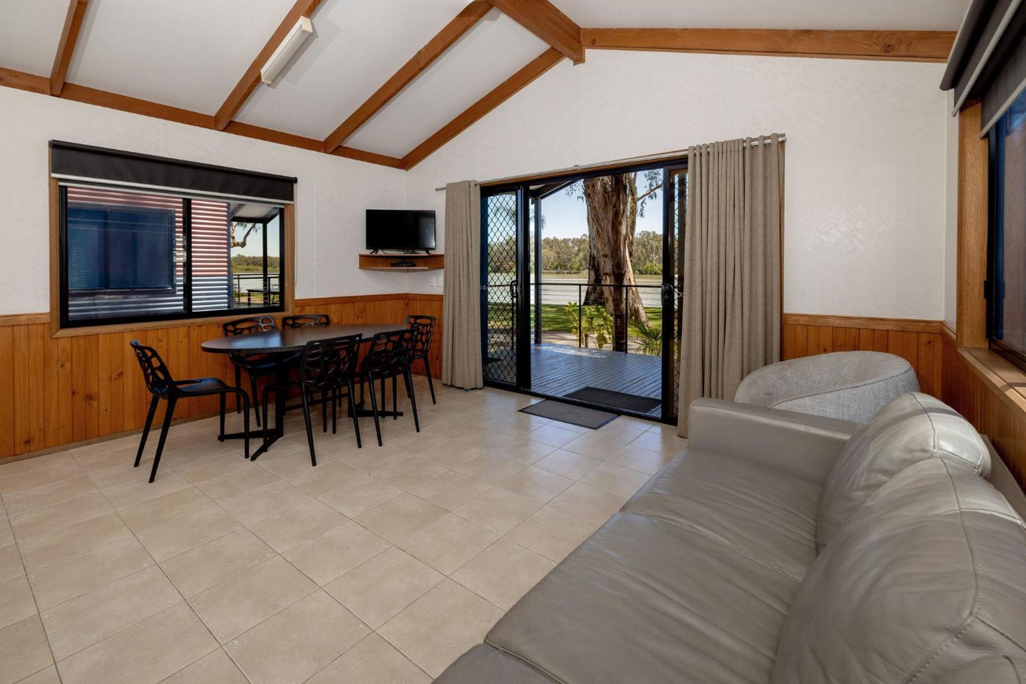 Big4 Renmark Riverfront Holiday Park Exterior photo