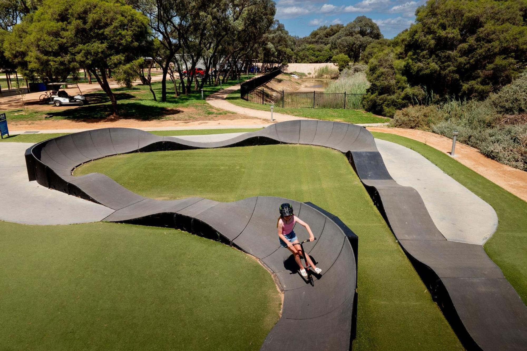 Big4 Renmark Riverfront Holiday Park Exterior photo